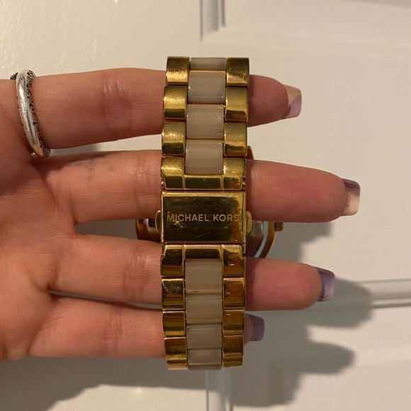 Michael Kors Watch - Picture 3 of 4